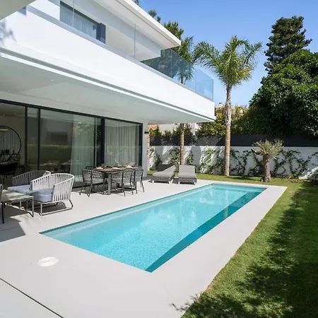 Luxury-villa De Naranjos